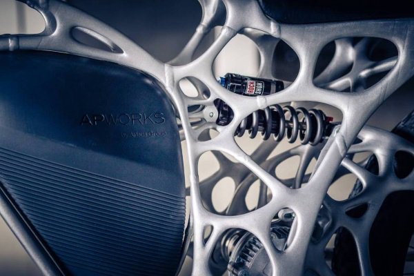 專治各種不服 價值36萬人民幣的首輛3D打印摩托面世 3D打印摩托車,3d打印技術,3d打印模型,3d打印材料,3d打印是什么,3d打印筆